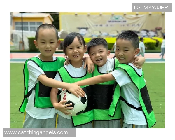 中班社会足球明星活动教案探索儿童团队合作与运动精神的乐趣