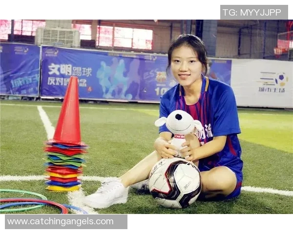 娜娜在足球界的崛起与成就揭秘这位明星球员的故事你了解多少